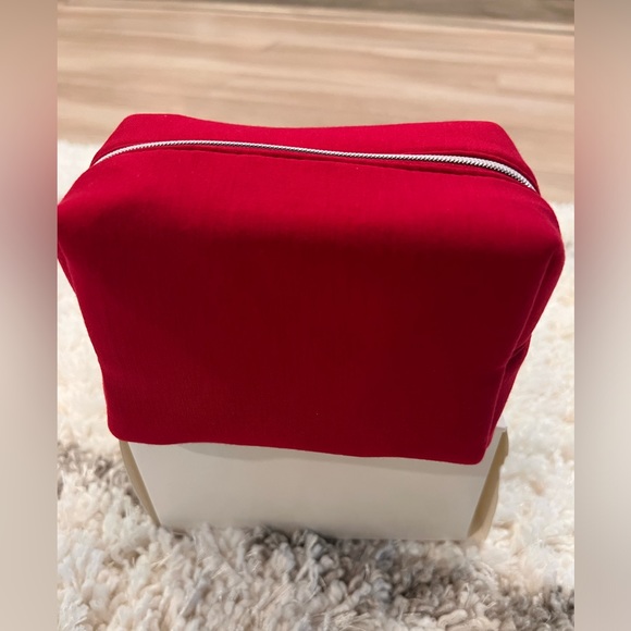 New DIOR  RED EMBROIDERED COSMETICS BAG with freebies - Picture 6 of 10